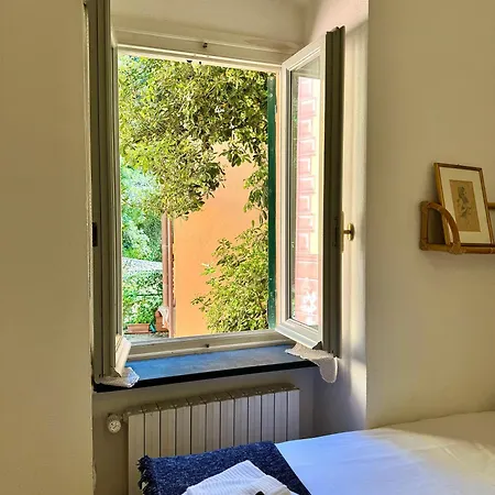 Casa • • Paraggi